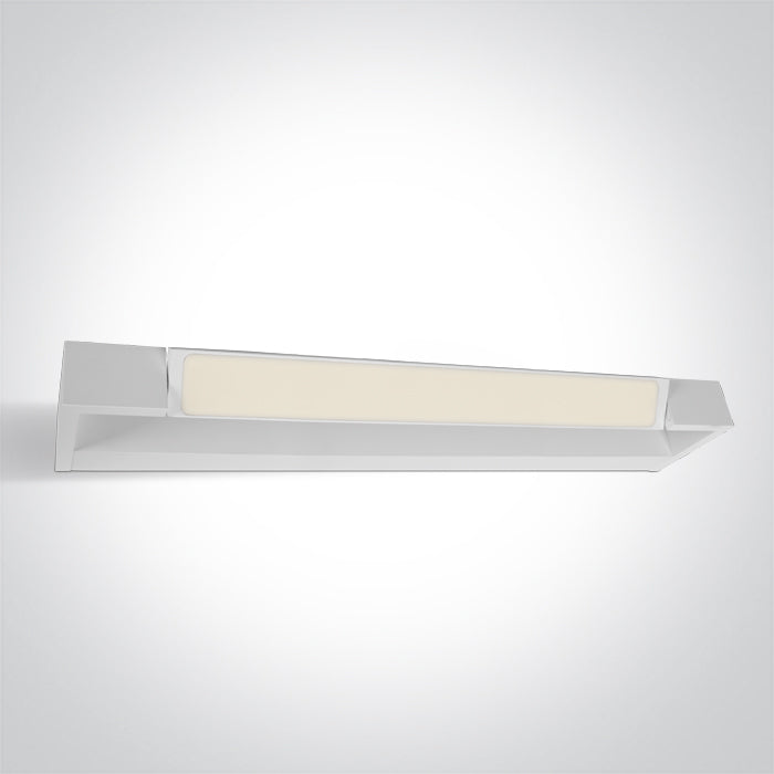 38118C/W/V: 18W LED CCT Variable fitting ideal for installation above the bathroom mirror, IP44. Supplied with non-dimmable LED driver. ..