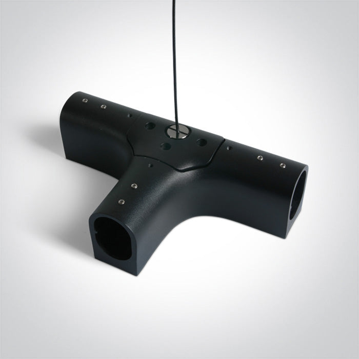42004PJ/B: 2m Black Plug & Play suspended/surface T-connector.  For surface installation you need to use together with 42004PM/42004PN/42004PP.  .