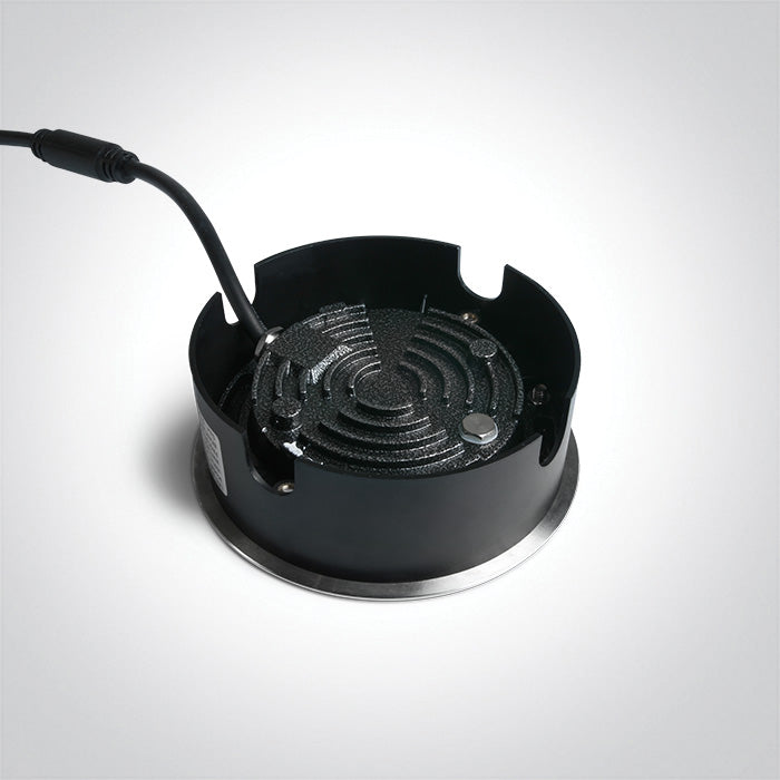 69076B/W: 6x1W LED inground. IP67, stainless steel 316L and die cast aluminium body.   Requires 24V DC driver.   ... Available in Stainless Steel