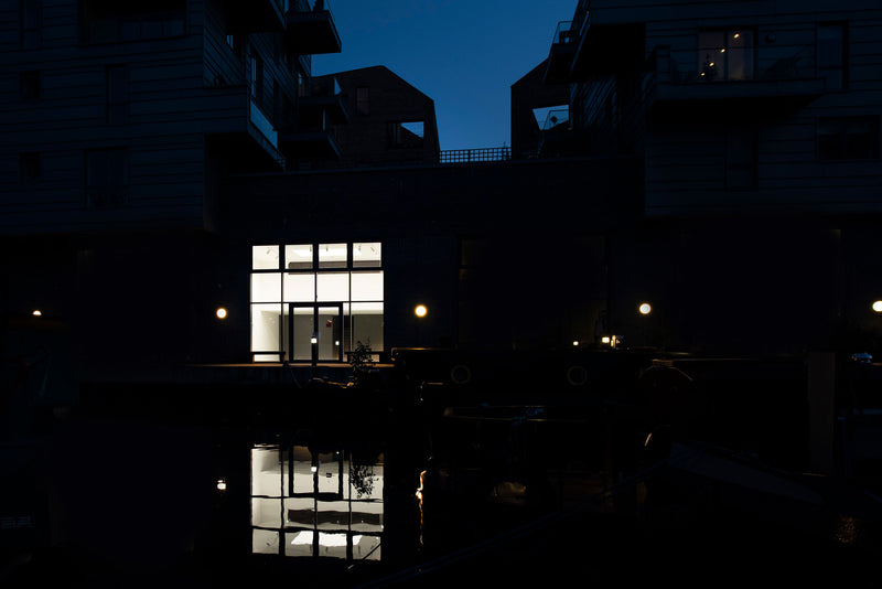 6 x 4 metre rectangular track system in white with 20 Gallery Grade tracklights. £2003.50 After Discount at Checkout.