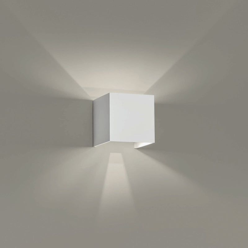 WALL FIXTURE KUB LED 5.7 LED WARM-WHITE 3000K ON-OFF GOLD 271LM