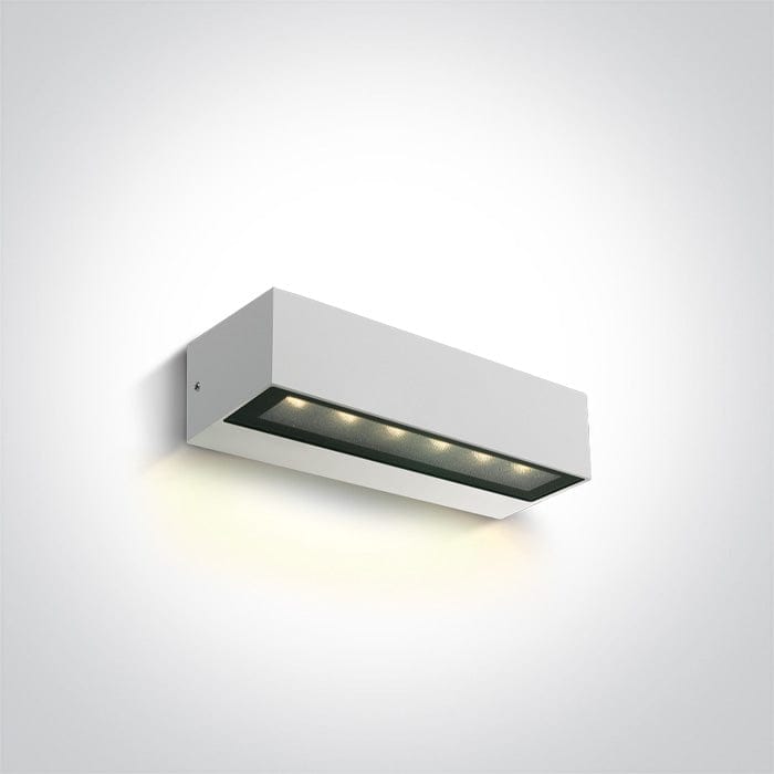 White 8W Wall light, IP65.

Complete with 350mA driver.

 

 One Light SKU:67526A1/W/W
