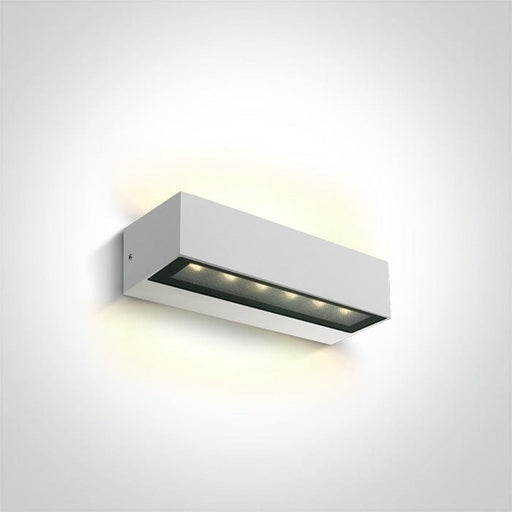 White 2x6W Wall light, IP65.

Complete with 300mA driver.

 

 One Light SKU:67526B1/W/W