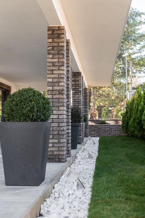 Spotlight Ip65 Post Gu10 8w White 370lm SKU: PX-1400-BLA - Toplightco